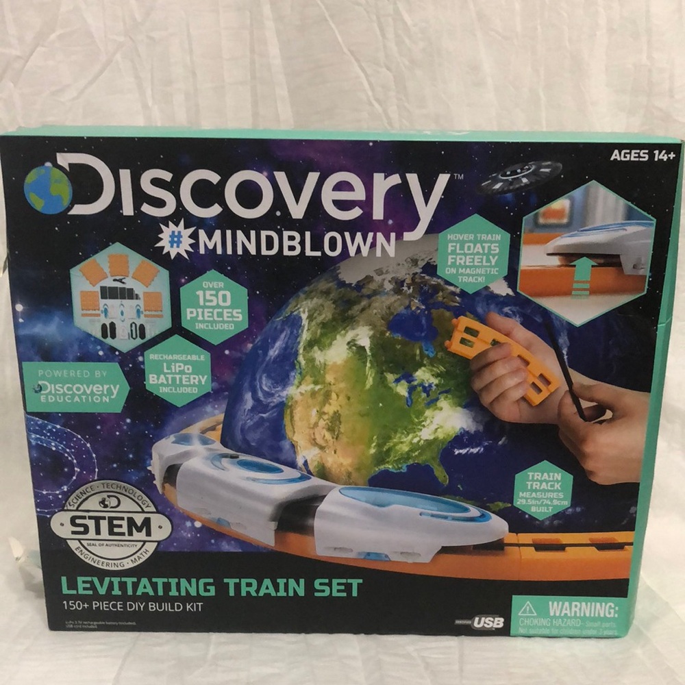 Discovery Levitating Train Set NIB